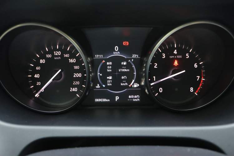 Used Land Rover Discovery Sport 2019 240 PS SE Dynamic Version China VI Standard Instrument Cluster