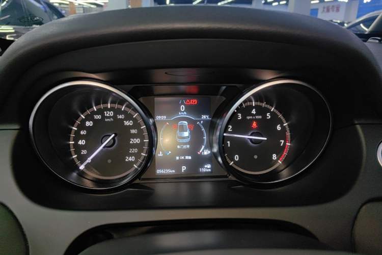 Used Land Rover Discovery Sport 2019 240 PS PURE Edition China VI Standard Instrument Cluster