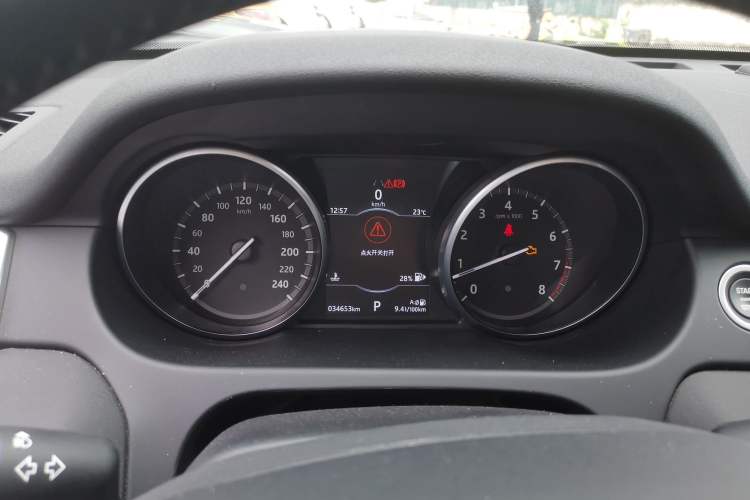 Used Land Rover Discovery Sport 2019 240 PS PURE Edition China VI Standard Instrument Cluster