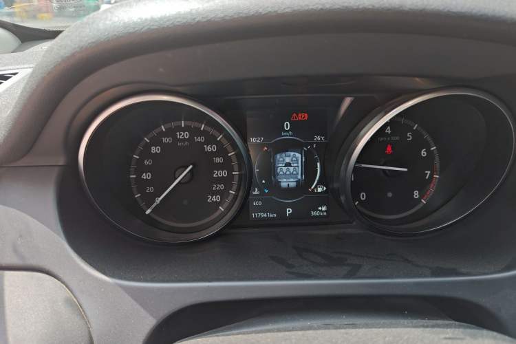 Used Land Rover Discovery Sport 2019 240 PS SE Version China VI Standard Instrument Cluster