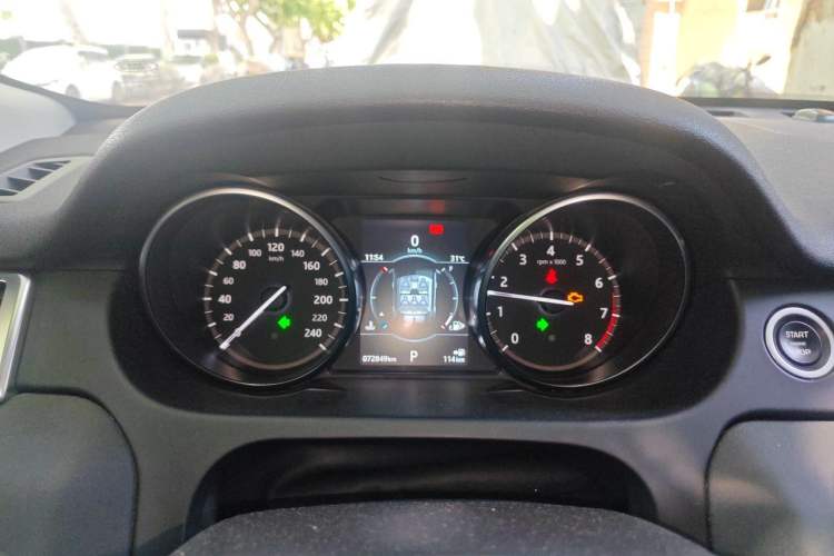 Used Land Rover Discovery Sport 2019 240 PS SE Version China VI Standard Instrument Cluster