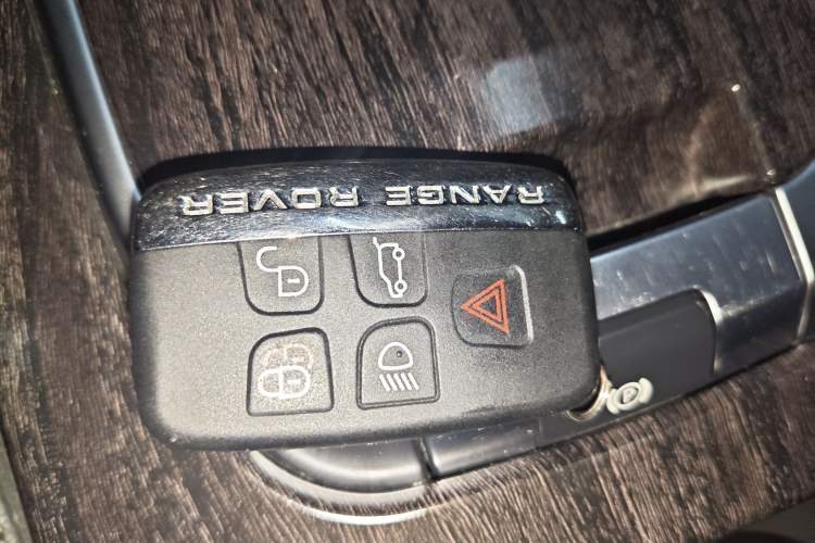 Used Land Rover Discovery Sport 2019 240 PS SE Version China VI Standard Interior 1