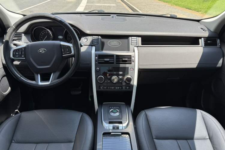 Used Land Rover Discovery Sport 2019 240 PS SE Version China VI Standard Interior 1