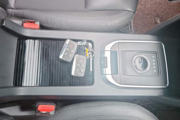 Used Land Rover Discovery Sport 2019 240 PS PURE Edition China VI Standard Interior 10