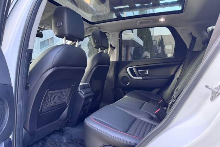 Used Land Rover Discovery Sport 2019 240 PS SE Dynamic Version China VI Standard Interior 10