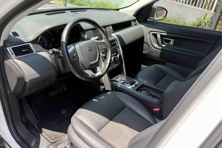 Used Land Rover Discovery Sport 2019 200PS PURE Edition China VI Standard Interior 10