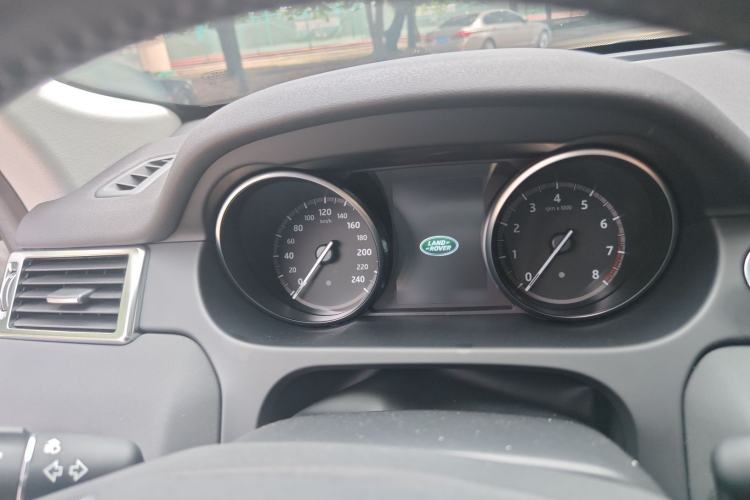 Used Land Rover Discovery Sport 2019 240 PS PURE Edition China VI Standard Interior 11