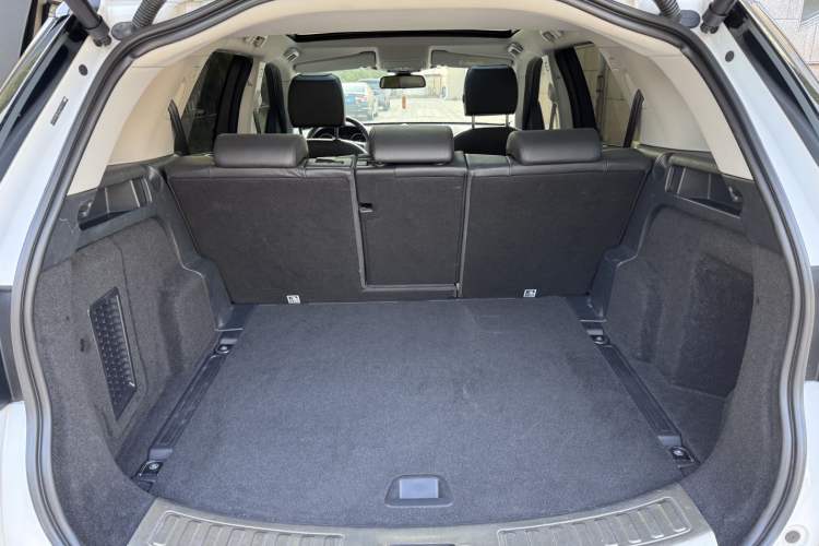 Used Land Rover Discovery Sport 2019 240 PS SE Dynamic Version China VI Standard Interior 11