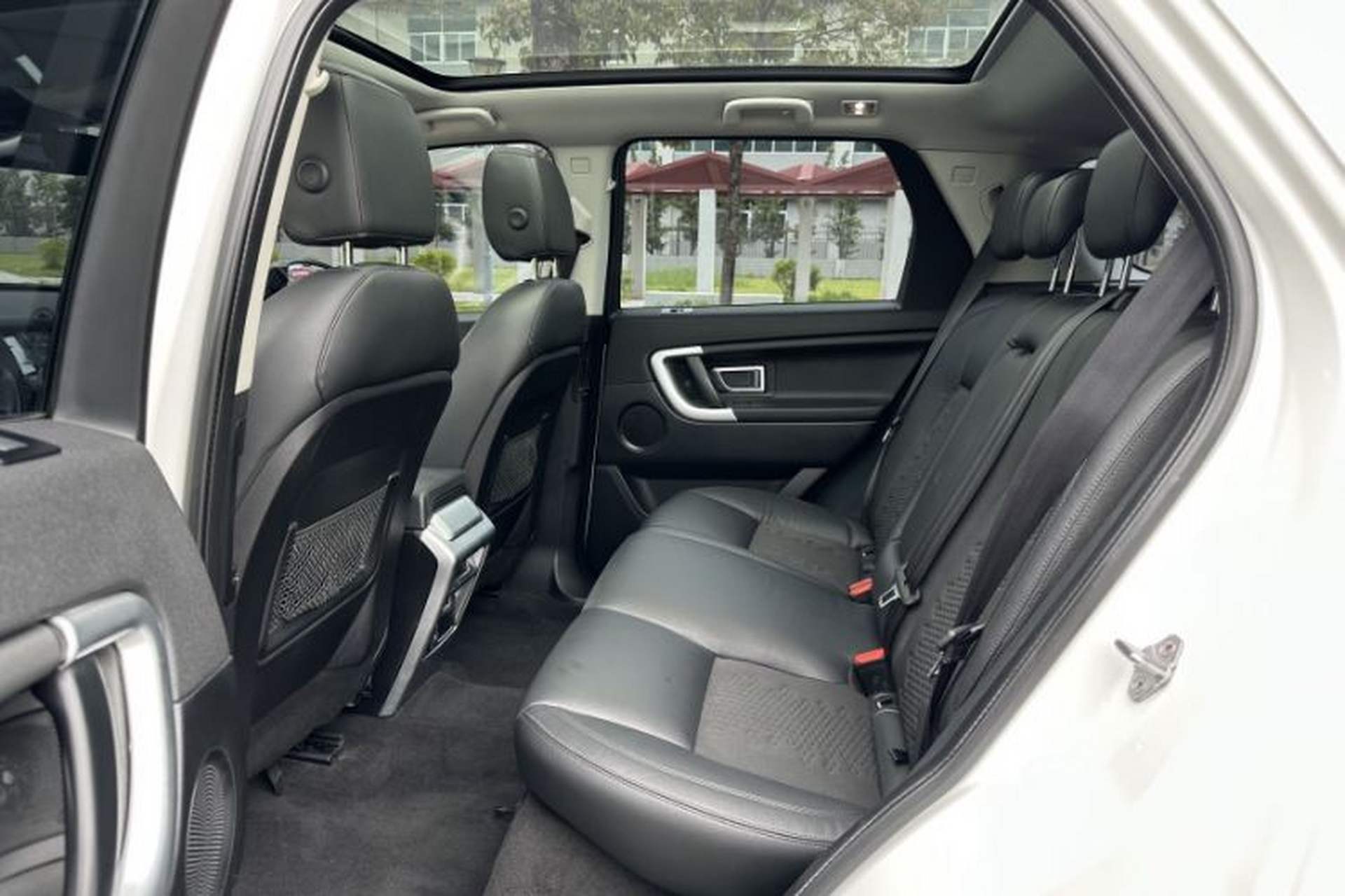 Used Land Rover Discovery Sport 2019 240 PS PURE Edition China VI Standard Interior 2