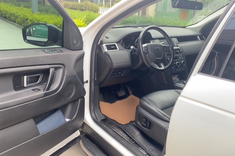 Used Land Rover Discovery Sport 2019 240 PS PURE Edition China VI Standard Interior 2