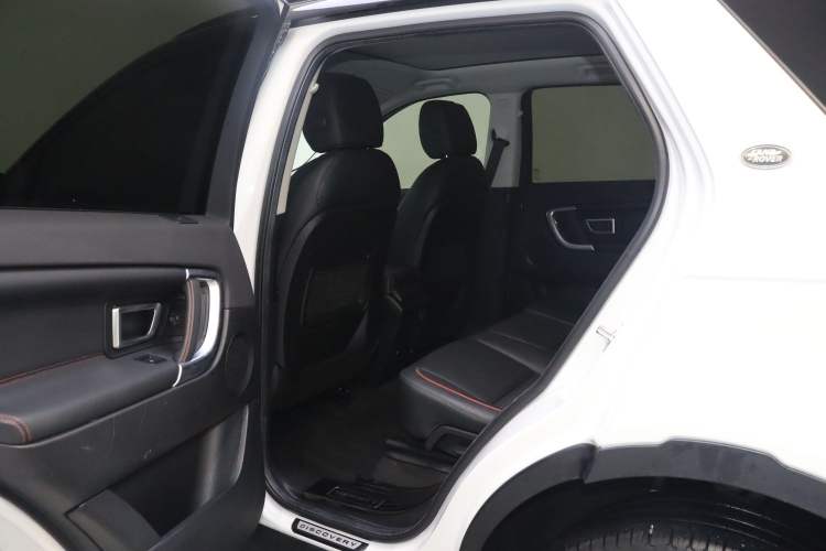 Used Land Rover Discovery Sport 2019 240 PS SE Dynamic Version China VI Standard Interior 2