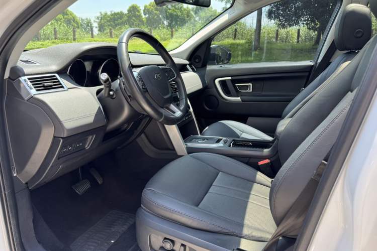 Used Land Rover Discovery Sport 2019 240 PS SE Version China VI Standard Interior 2