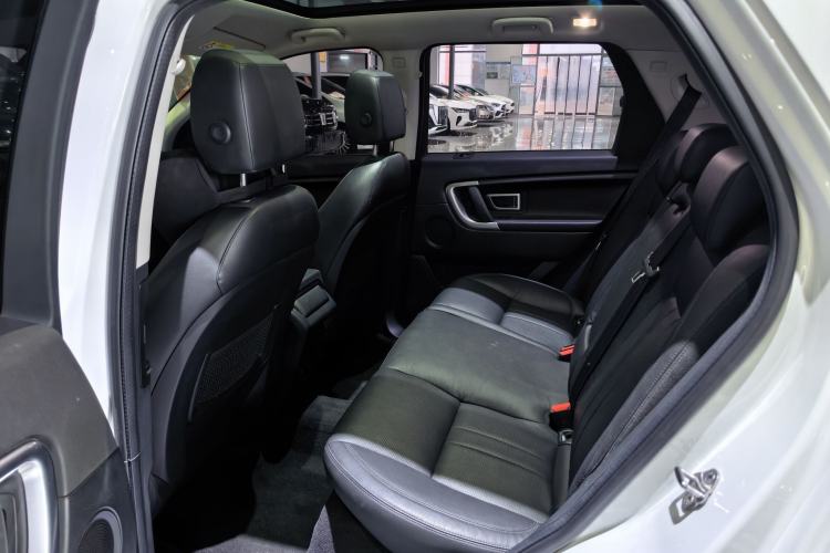 Used Land Rover Discovery Sport 2019 240 PS SE Version China VI Standard Interior 2