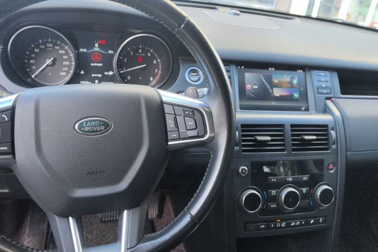 Used Land Rover Discovery Sport 2019 240 PS PURE Edition China V Standard Interior 2