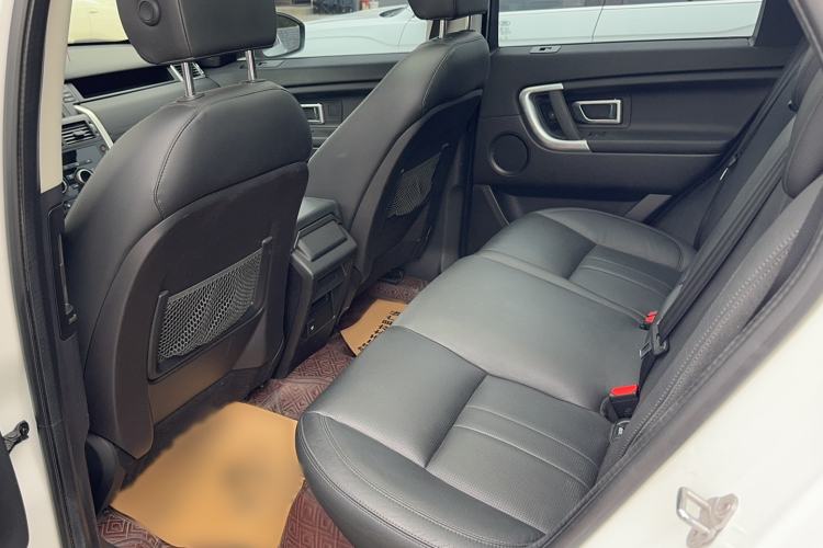 Used Land Rover Discovery Sport 2019 240 PS SE Version China VI Standard Interior 3