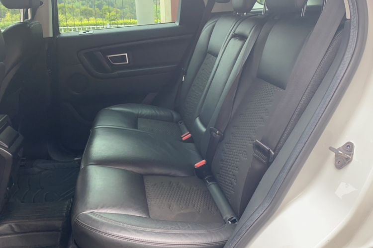 Used Land Rover Discovery Sport 2019 240 PS PURE Edition China VI Standard Interior 3