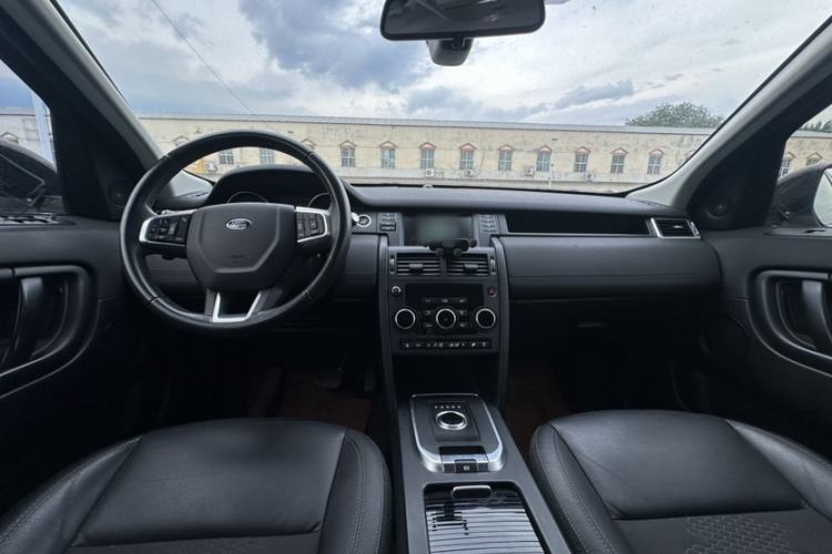 Used Land Rover Discovery Sport 2019 200PS PURE Edition China V Standard Interior 3