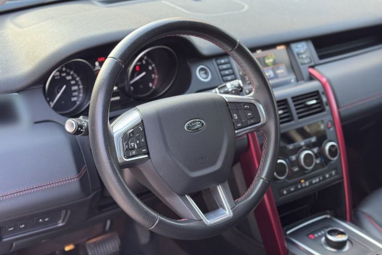 Used Land Rover Discovery Sport 2019 240 PS SE Dynamic Version China VI Standard Interior 3