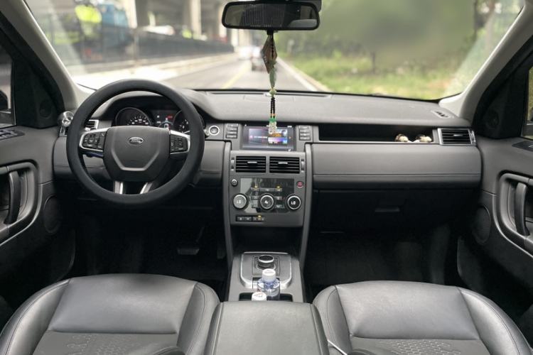 Used Land Rover Discovery Sport 2019 200PS PURE Edition China VI Standard Interior 3