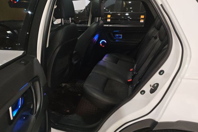 Used Land Rover Discovery Sport 2019 240 PS PURE Edition China VI Standard Interior 4