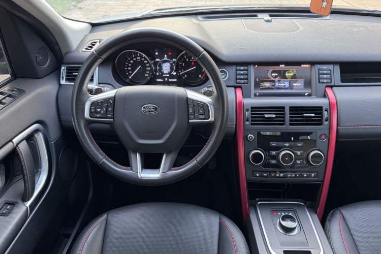 Used Land Rover Discovery Sport 2019 240 PS SE Dynamic Version China VI Standard Interior 4