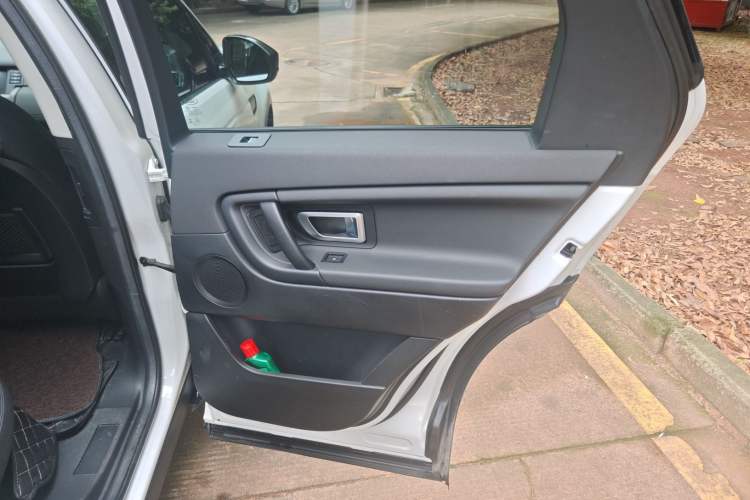 Used Land Rover Discovery Sport 2019 240 PS PURE Edition China VI Standard Interior 6