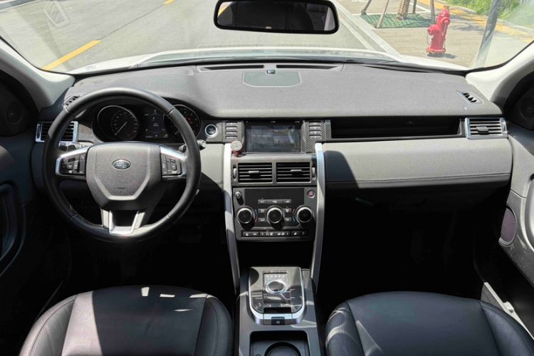 Used Land Rover Discovery Sport 2019 200PS PURE Edition China VI Standard Interior 6