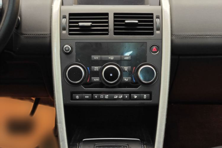 Used Land Rover Discovery Sport 2019 240 PS SE Version China VI Standard Interior 7