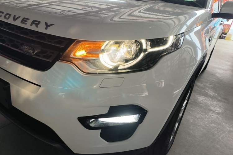 Used Land Rover Discovery Sport 2019 240 PS SE Version China VI Standard Left Front Headlight