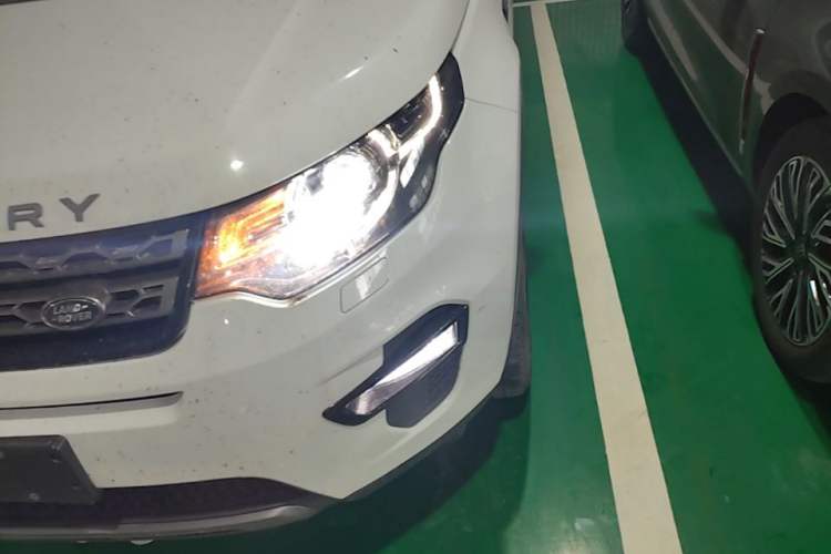 Used Land Rover Discovery Sport 2019 240 PS SE Version China VI Standard Left Front Headlight