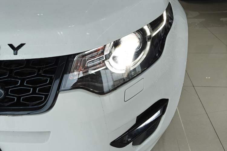 Used Land Rover Discovery Sport 2019 240 PS SE Dynamic Version China VI Standard Left Front Headlight