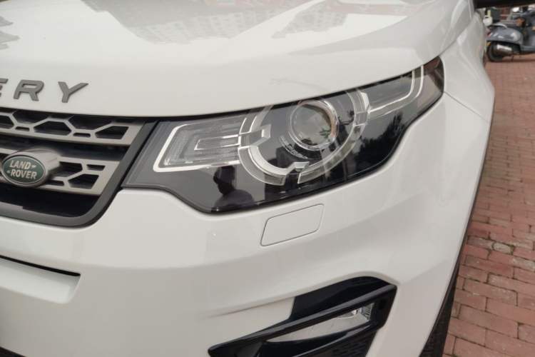 Used Land Rover Discovery Sport 2019 240 PS SE Version China VI Standard Left Front Headlight