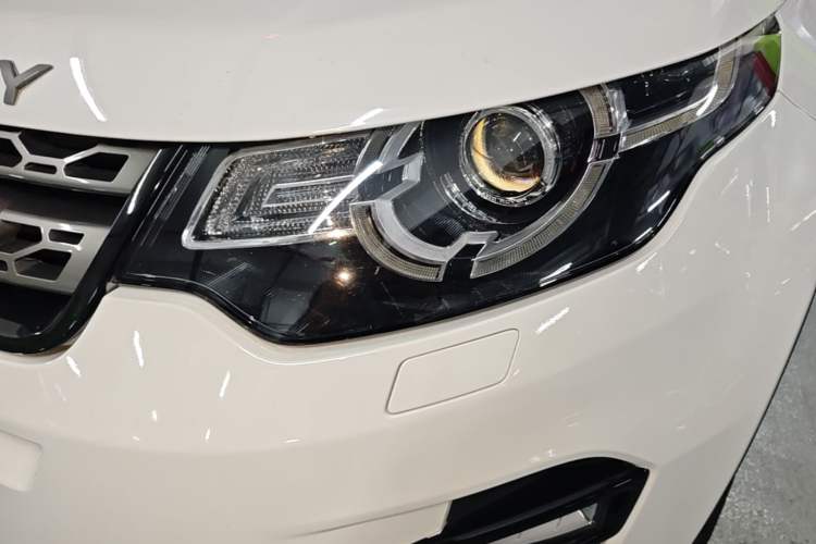 Used Land Rover Discovery Sport 2019 240 PS SE Version China VI Standard Left Front Headlight