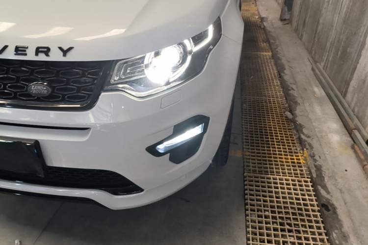 Used Land Rover Discovery Sport 2019 240 PS SE Dynamic Version China VI Standard Left Front Headlight