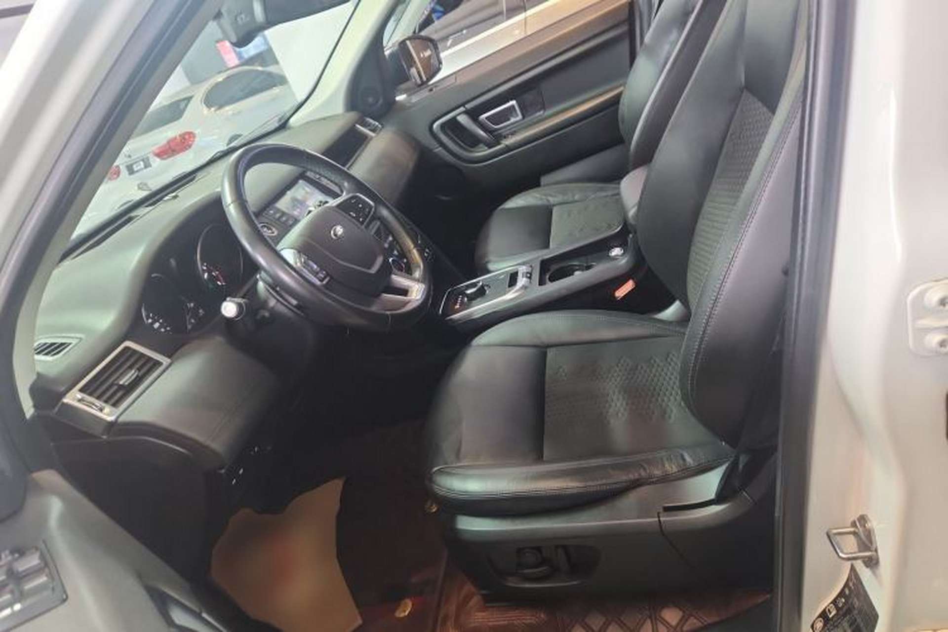 Used Land Rover Discovery Sport 2019 240 PS PURE Edition China VI Standard Left Front Seat