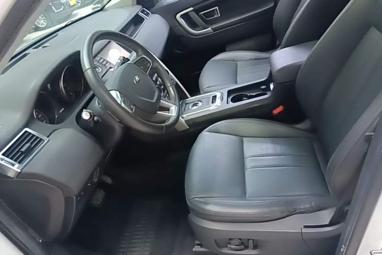 Used Land Rover Discovery Sport 2019 240 PS SE Version China VI Standard Left Front Seat