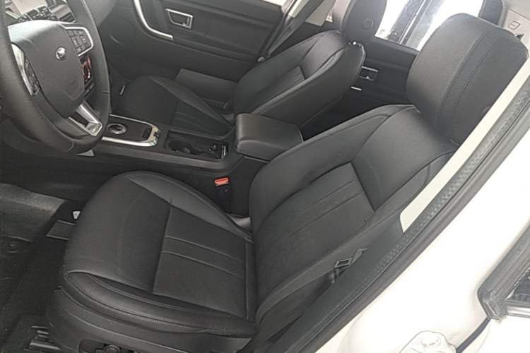 Used Land Rover Discovery Sport 2019 240 PS SE Version China VI Standard Left Front Seat