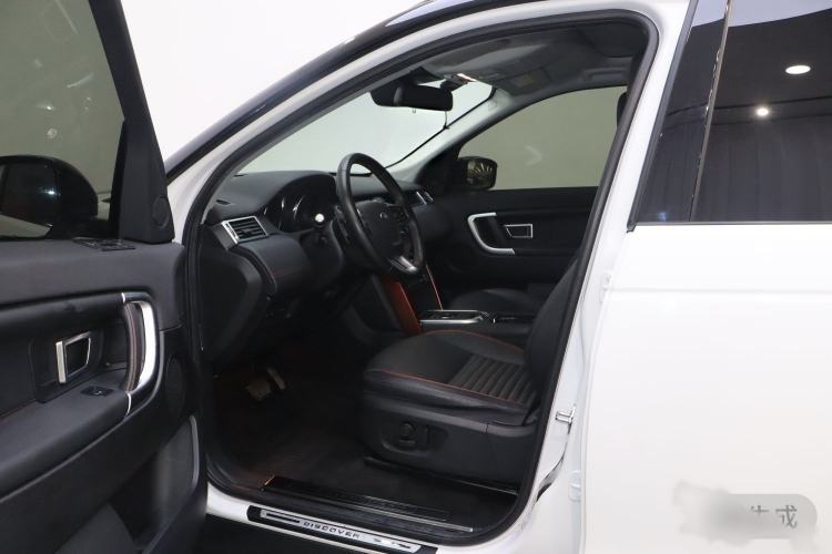 Used Land Rover Discovery Sport 2019 240 PS SE Dynamic Version China VI Standard Left Front Seat