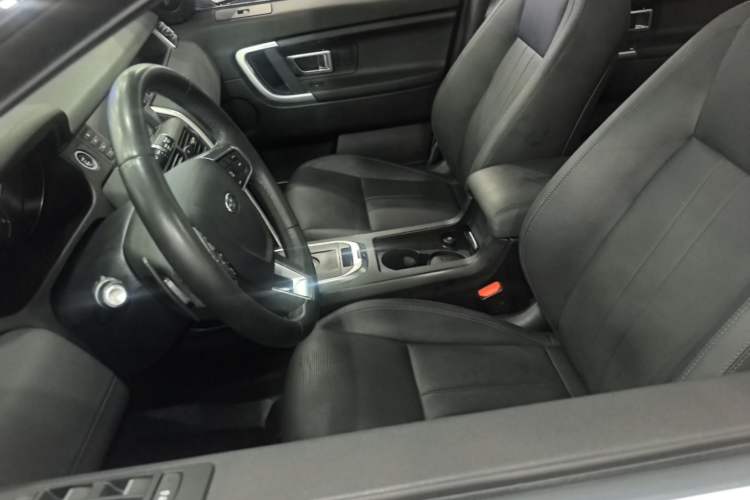 Used Land Rover Discovery Sport 2019 240 PS SE Version China VI Standard Left Front Seat
