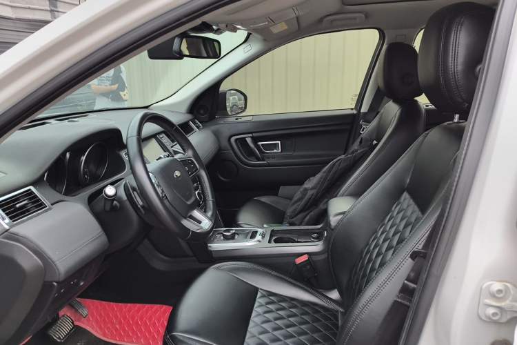 Used Land Rover Discovery Sport 2019 240 PS PURE Edition China VI Standard Left Front Seat