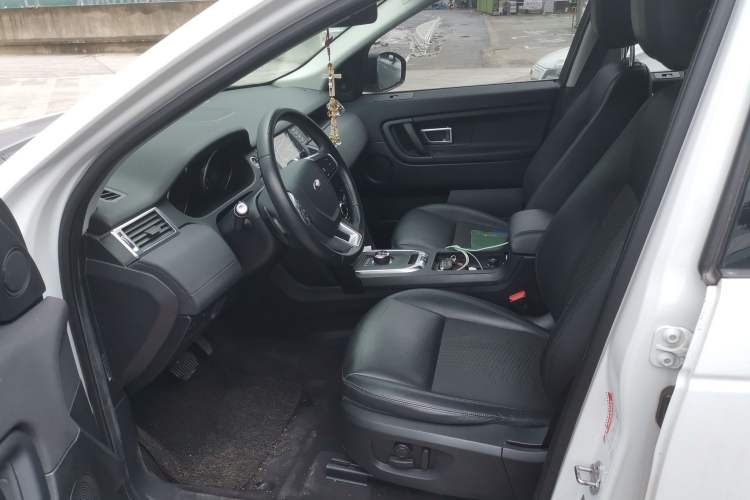 Used Land Rover Discovery Sport 2019 240 PS PURE Edition China VI Standard Left Front Seat