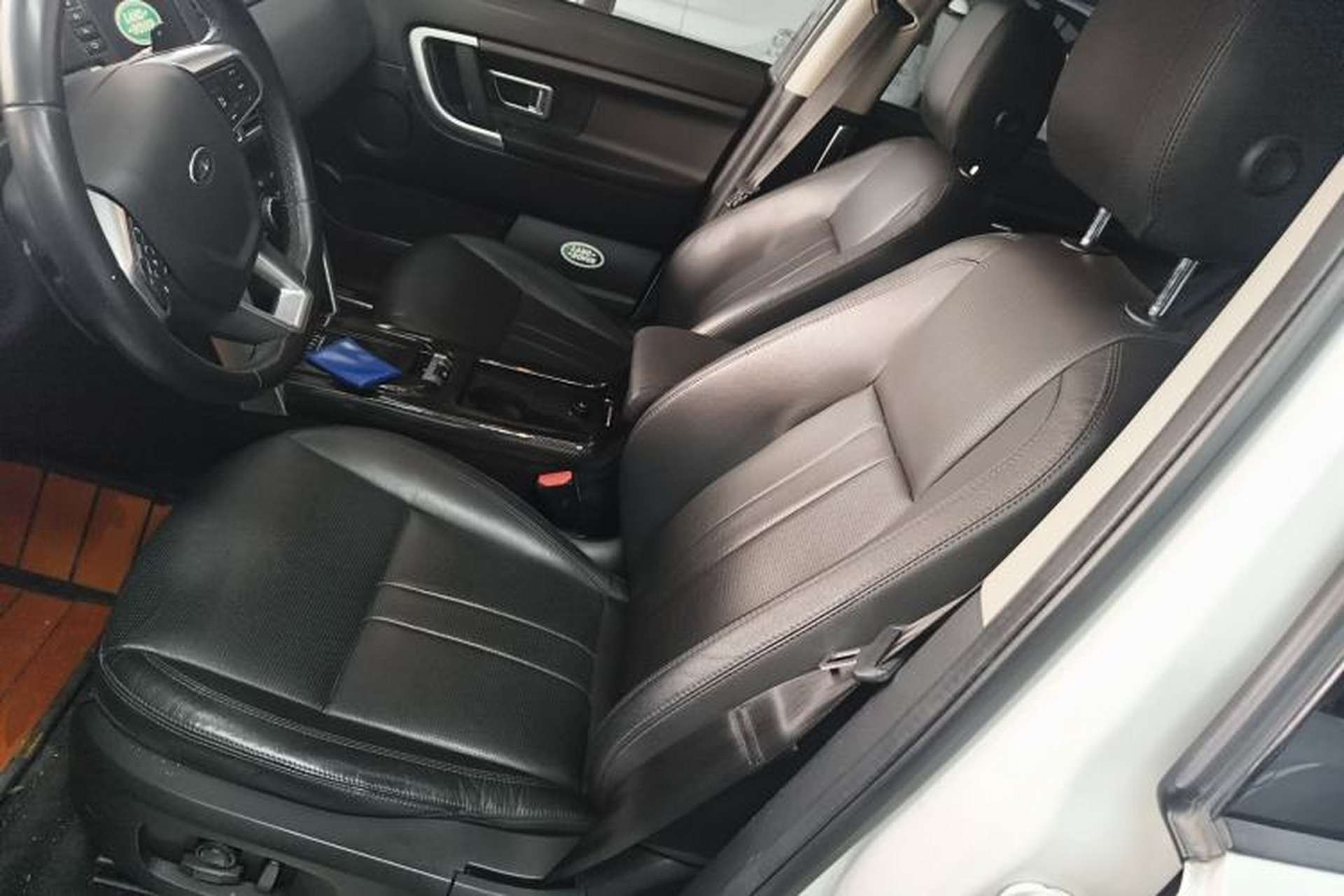 Used Land Rover Discovery Sport 2019 240 PS SE Version China VI Standard Left Front Seat