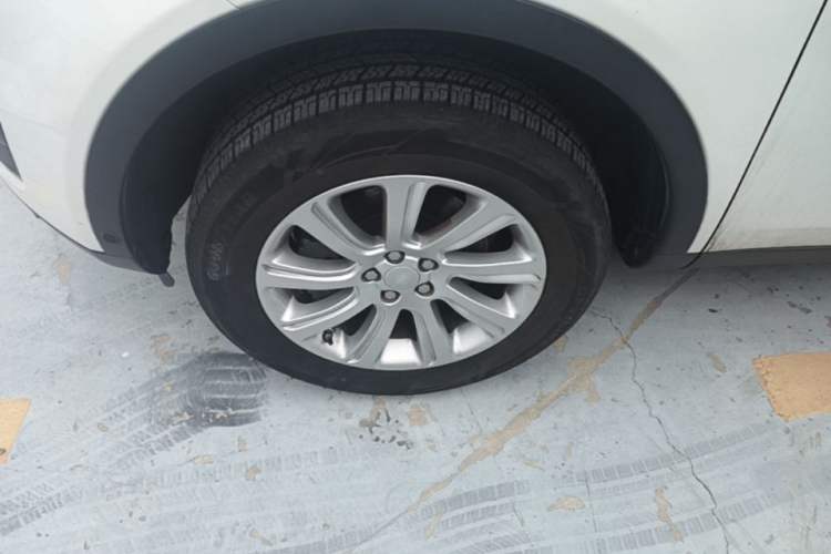 Used Land Rover Discovery Sport 2019 240 PS SE Version China V Standard Left Front Wheel Hub