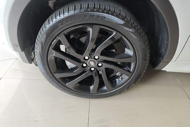 Used Land Rover Discovery Sport 2019 240 PS SE Dynamic Version China VI Standard Left Front Wheel Hub