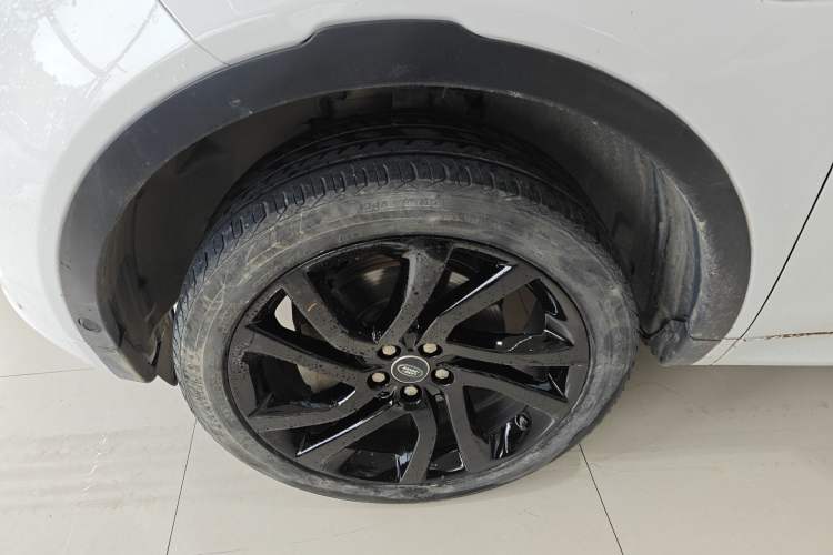 Used Land Rover Discovery Sport 2019 240 PS SE Dynamic Version China VI Standard Left Front Wheel Hub