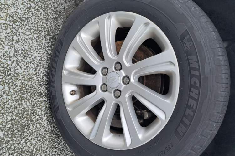 Used Land Rover Discovery Sport 2019 240 PS PURE Edition China V Standard Left Front Wheel Hub