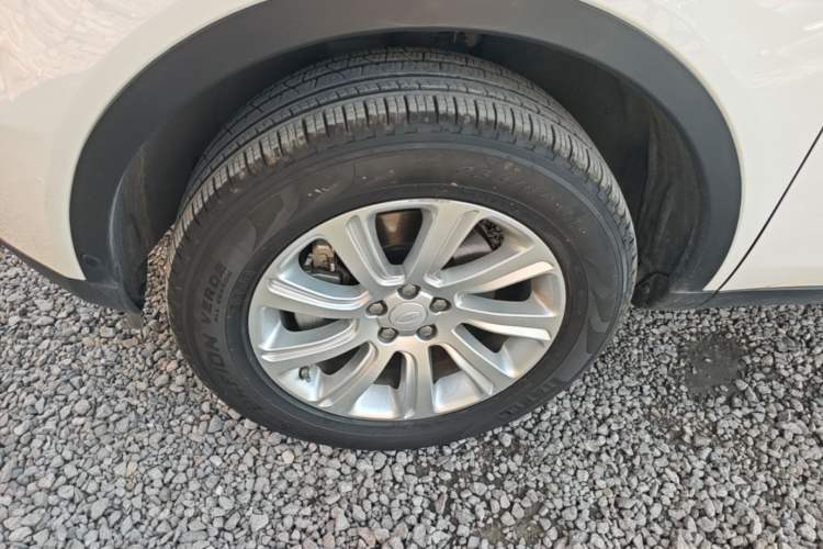 Used Land Rover Discovery Sport 2019 200PS PURE Edition China V Standard Left Front Wheel Hub