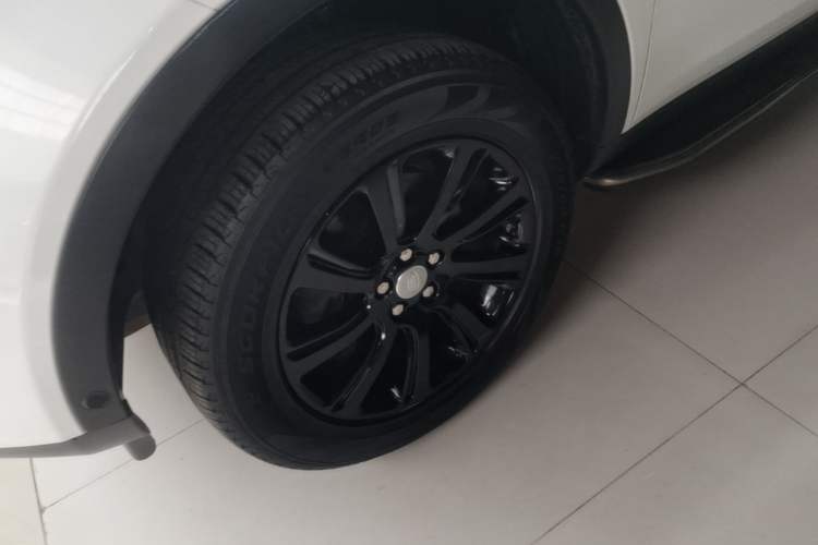Used Land Rover Discovery Sport 2019 200PS PURE Edition China V Standard Left Front Wheel Hub