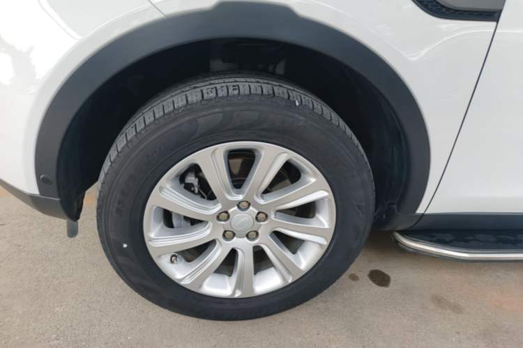 Used Land Rover Discovery Sport 2019 240 PS PURE Edition China VI Standard Left Front Wheel Hub