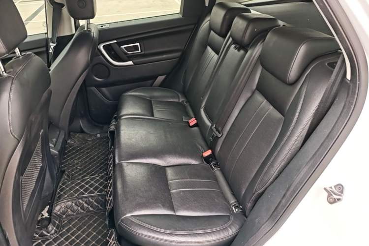Used Land Rover Discovery Sport 2019 240 PS SE Version China VI Standard Left Rear Seat